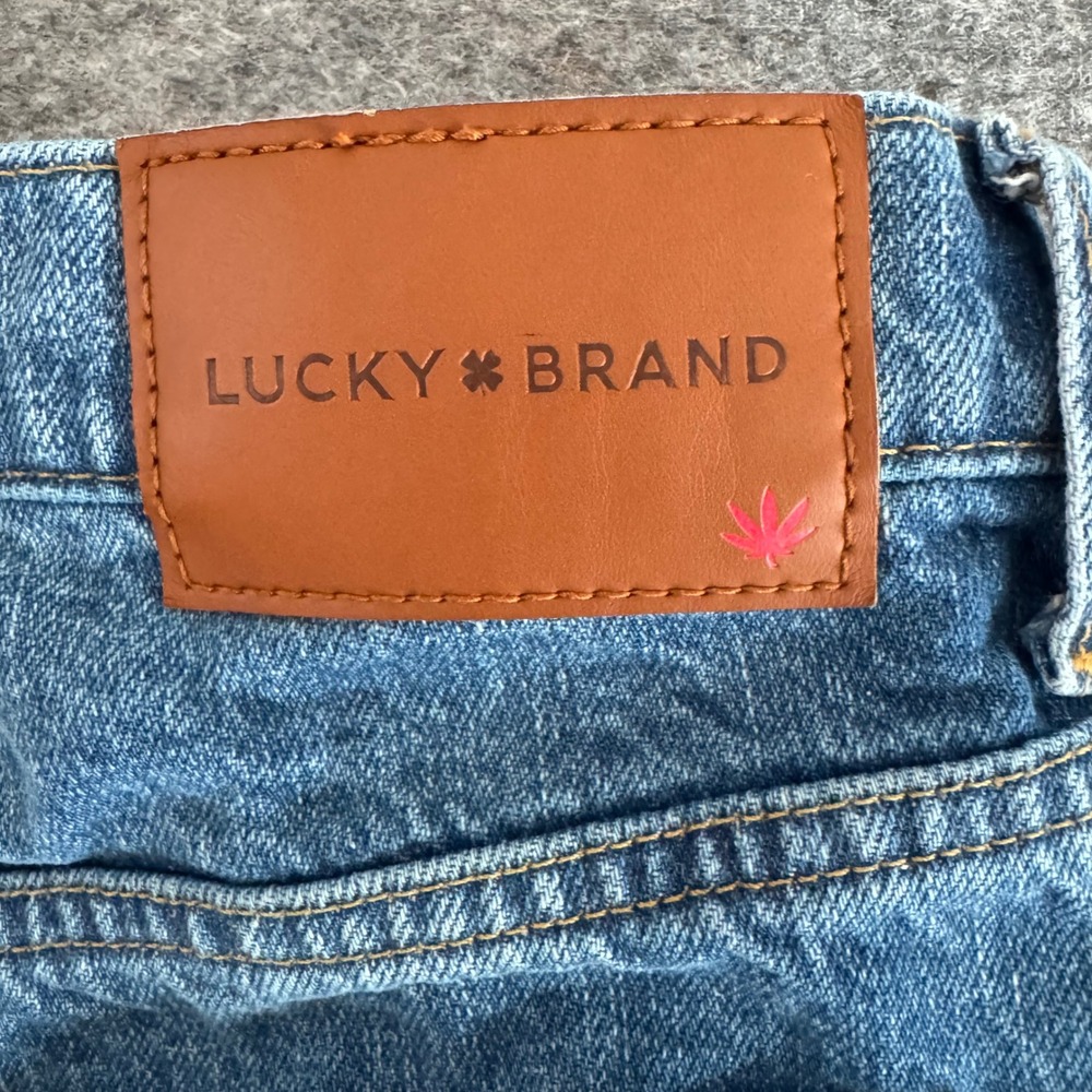 Lucky Brand 2/26 (27x4.5) Blue Embossed Hemp Leaf Clover 90s Midi Denim Shorts - Picture 6 of 13